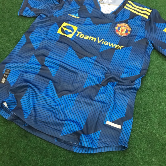 MANCHESTER UNITED THIRD KIT 21/22 - Picture 2 of 5